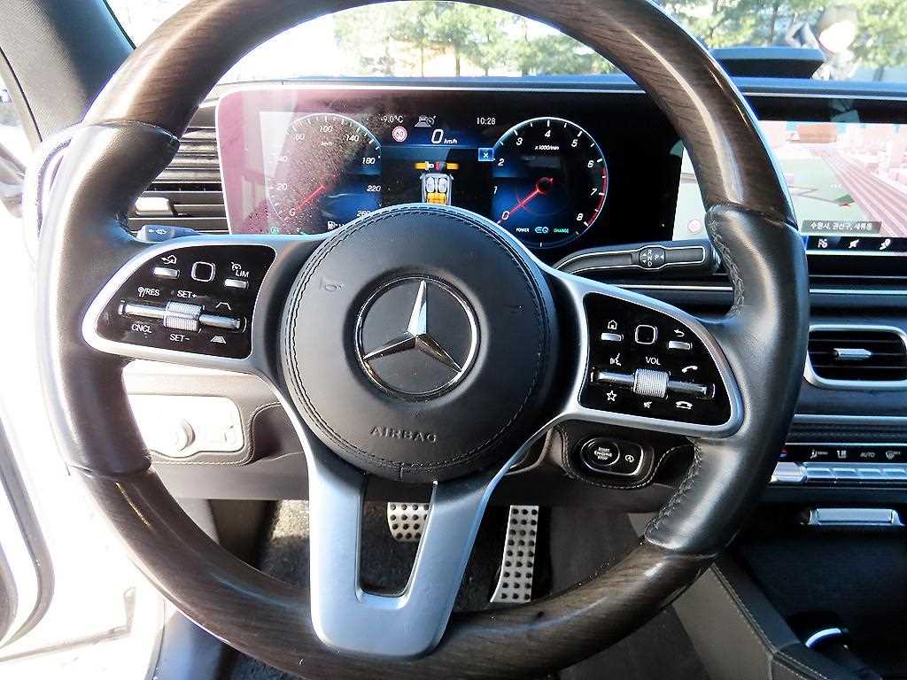 Mercedes Benz GLS Class - Vista 8
