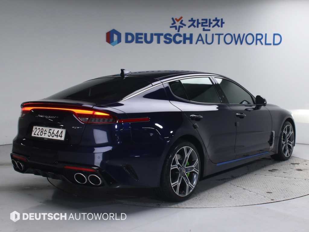 KIA Stinger - Vista 2