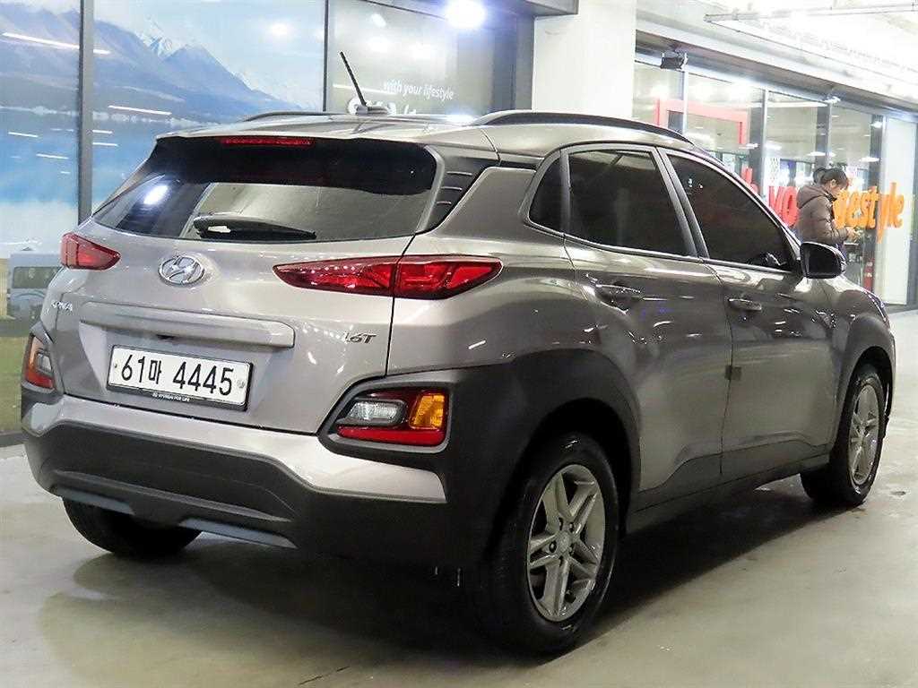HYUNDAI Kona - Vista 4
