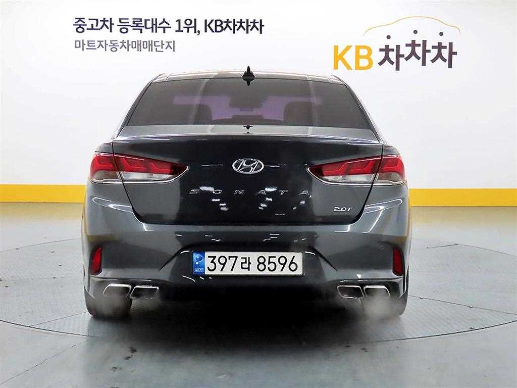 HYUNDAI Sonata - Vista 4