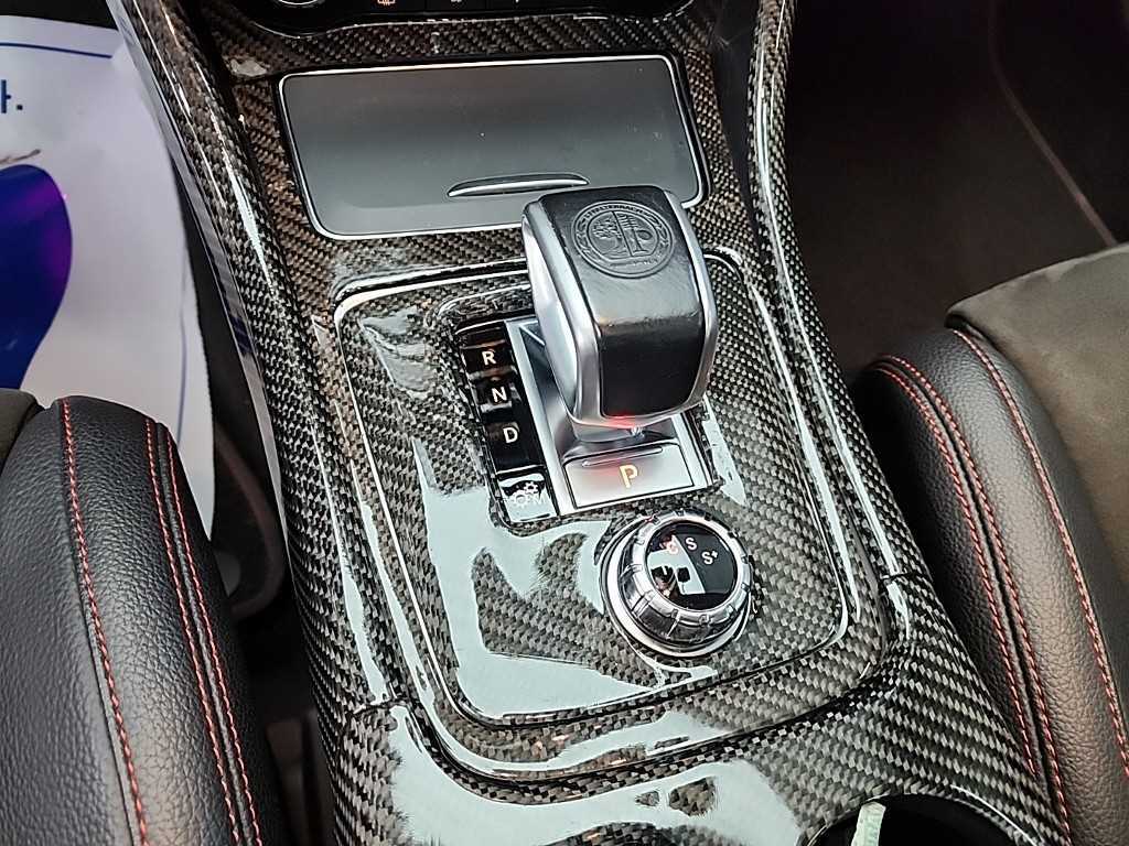 Mercedes Benz GLA Class - Vista 8