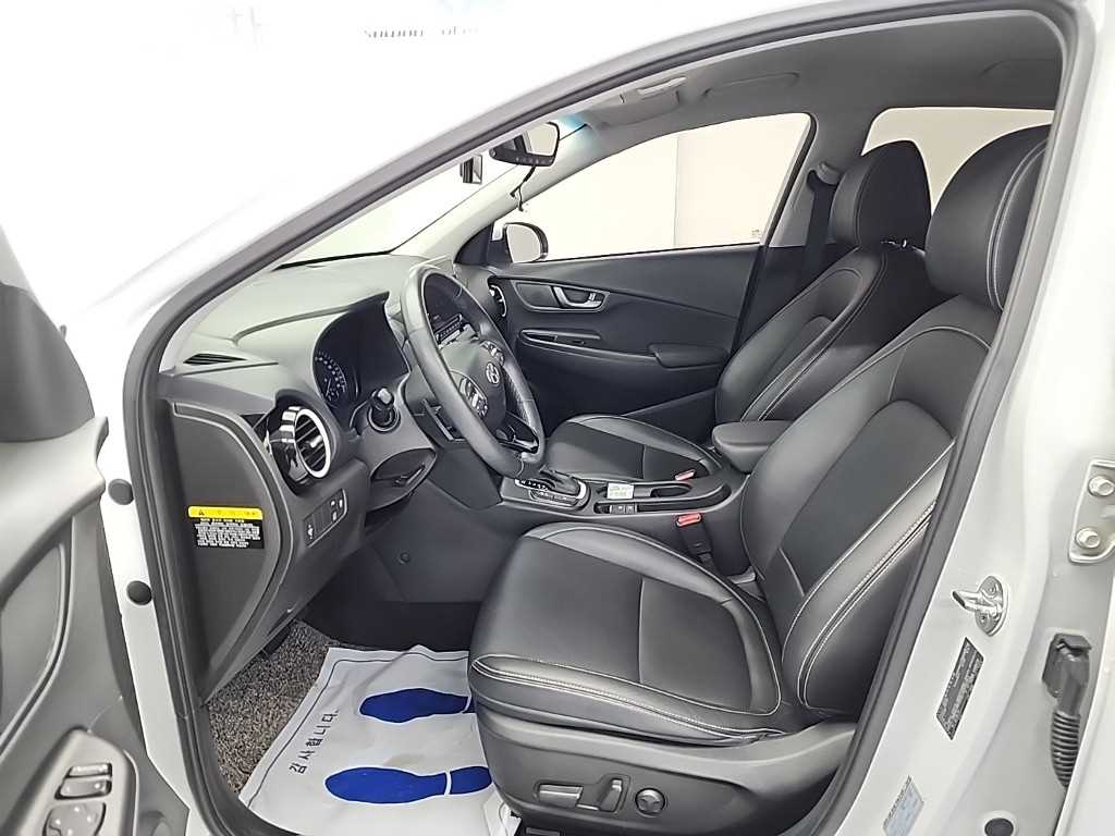 HYUNDAI Kona - Vista 11