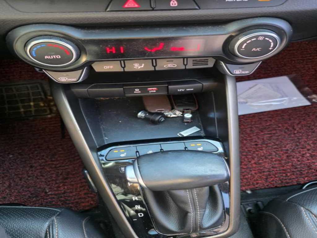 KIA Stonic 2018 Negro - Importación desde Corea - HF Imports Iquique - Foto 14