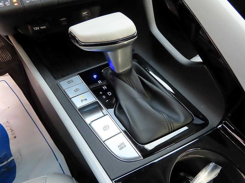 HYUNDAI Avante - Vista 10