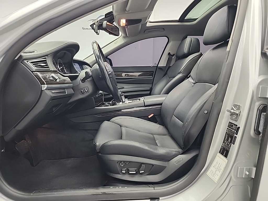 BMW 7 Series - Vista 11