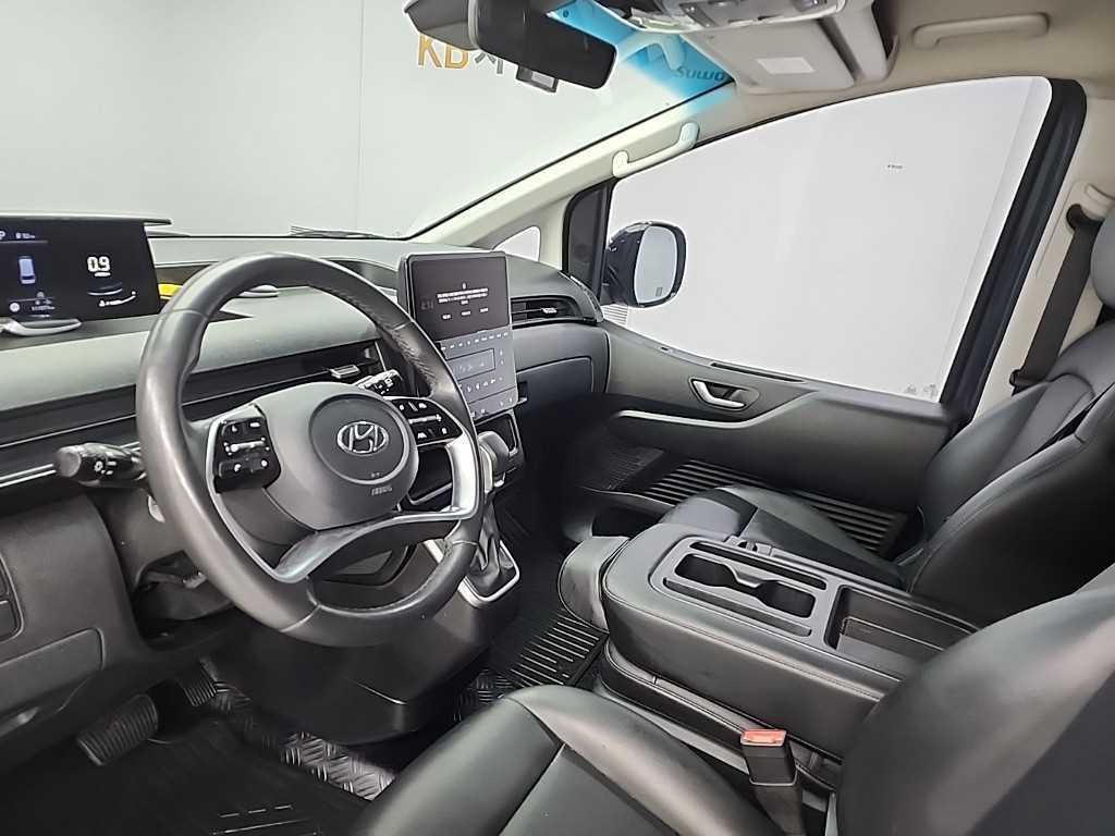 HYUNDAI Staria - Vista 8