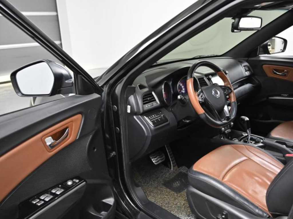 Ssangyong Tivoli - Vista 11