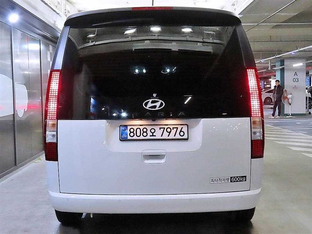 HYUNDAI Staria - Vista 5