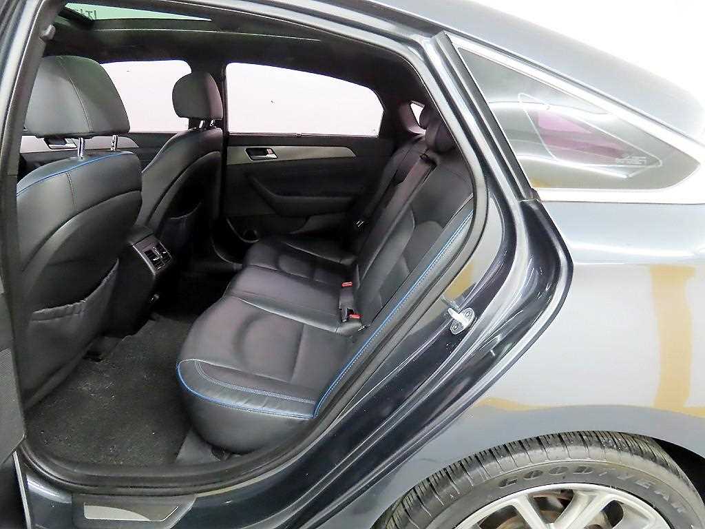 HYUNDAI Sonata - Vista 6