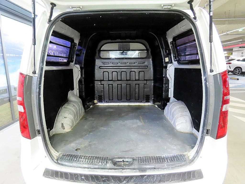 HYUNDAI Starex 2015 Blanco - Importación desde Corea - HF Imports Iquique - Foto 16