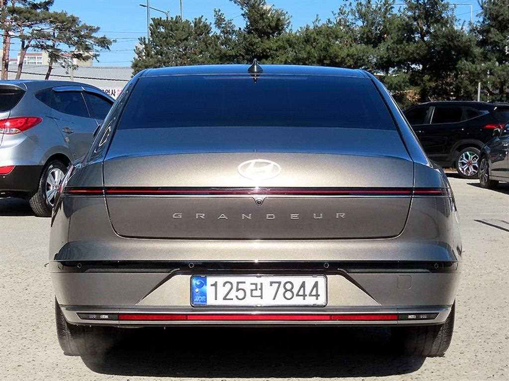 HYUNDAI Grandeur - Vista 4