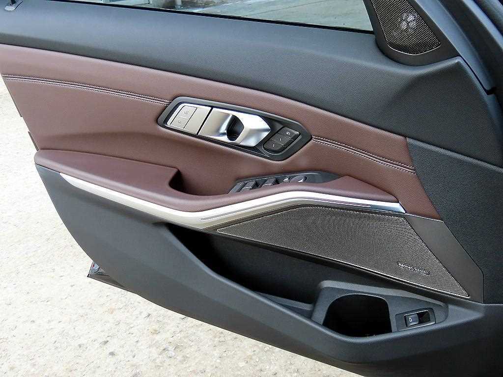 BMW 3 series 2023 Negro - Importación desde Corea - HF Imports Iquique - Foto 13