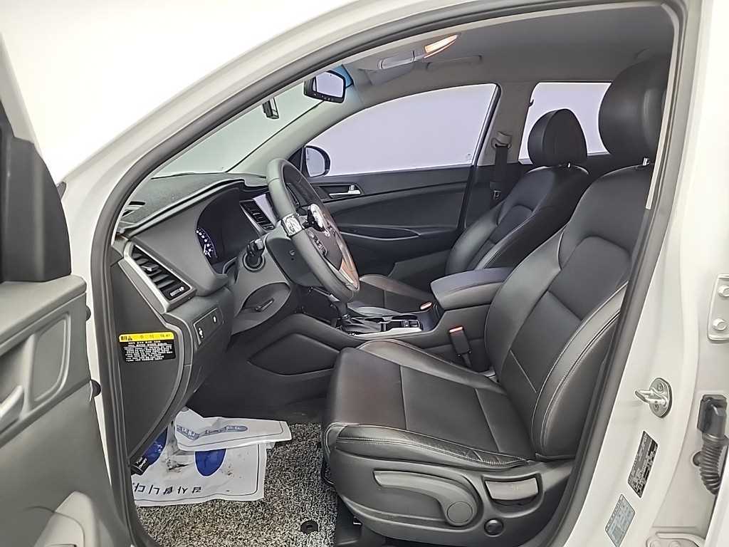 HYUNDAI Tucson - Vista 11