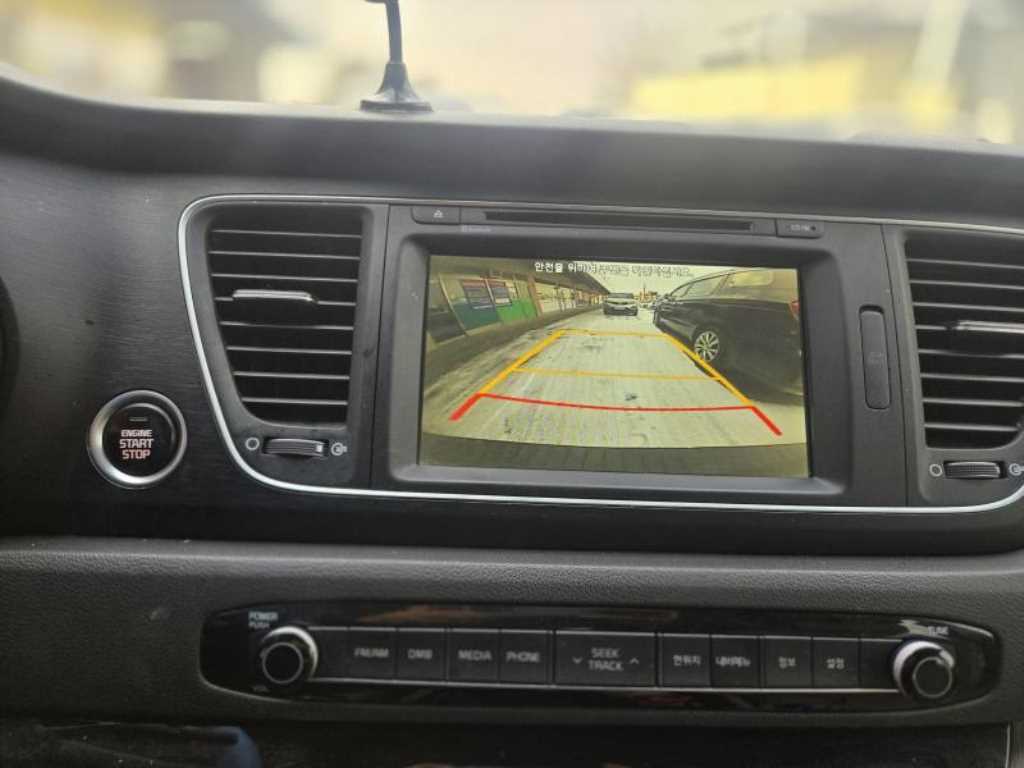 KIA Carnival - Vista 10