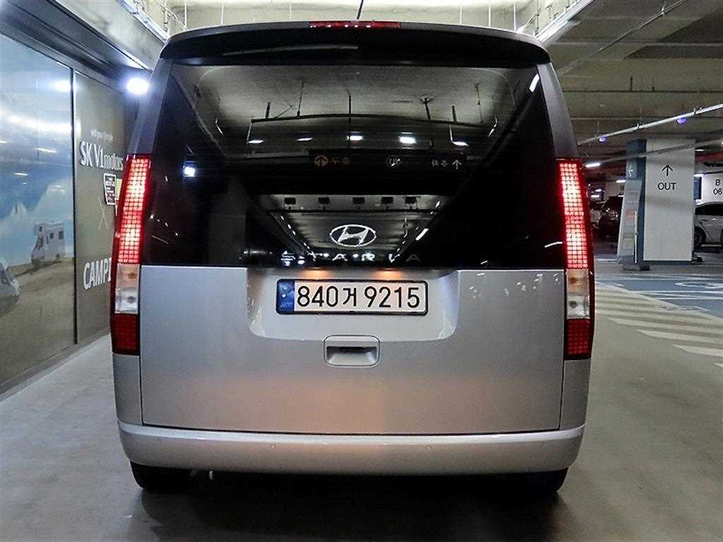 HYUNDAI Staria - Vista 5