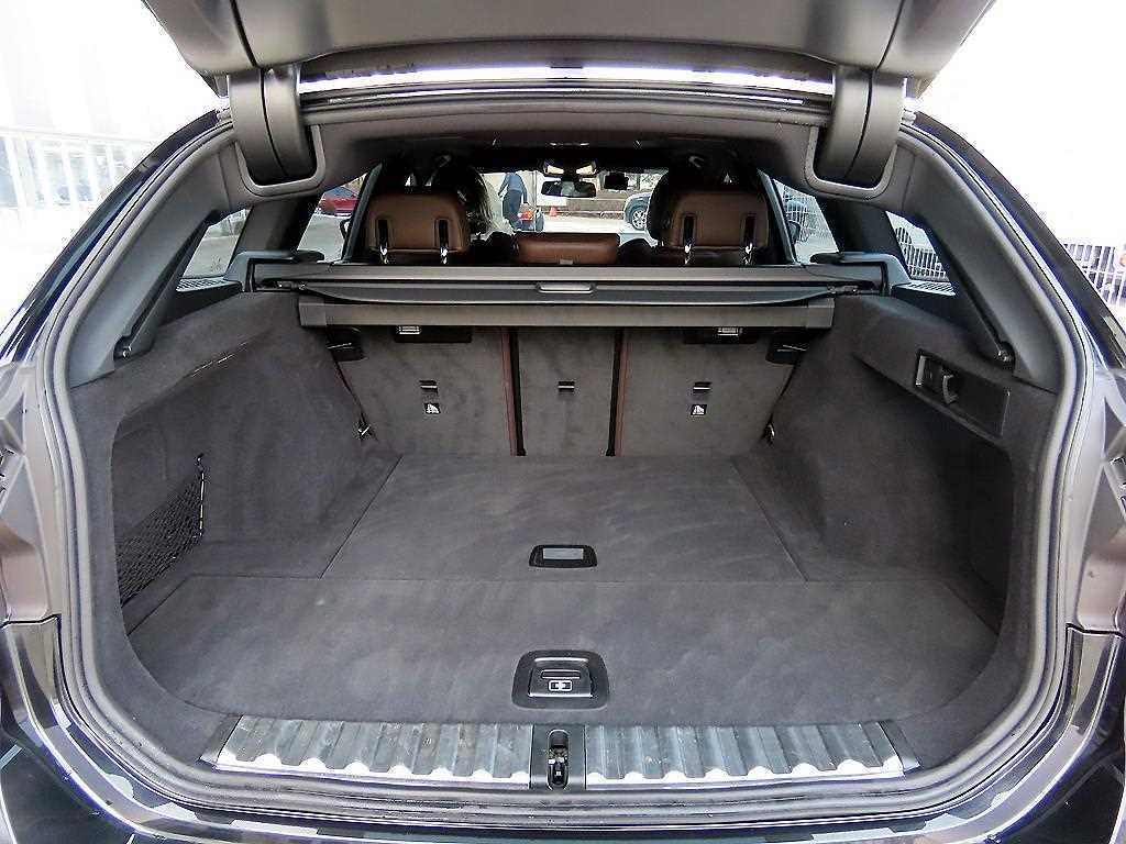 BMW 3 series 2023 Negro - Importación desde Corea - HF Imports Iquique - Foto 17