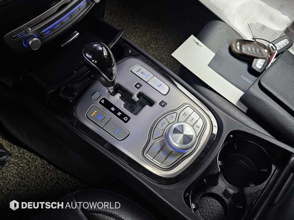 HYUNDAI Genesis - Vista 9