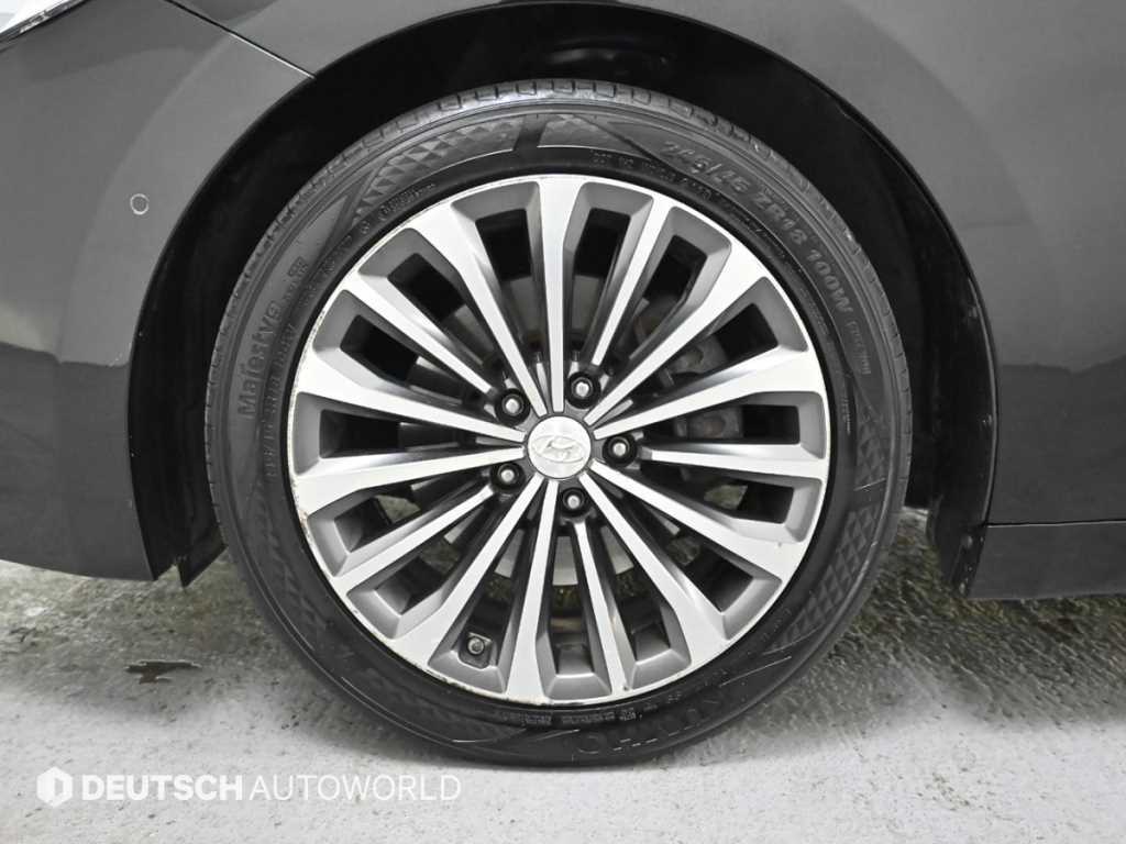 HYUNDAI Grandeur - Vista 5