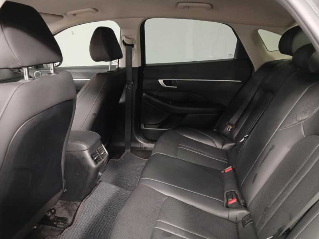 HYUNDAI Sonata - Vista 8