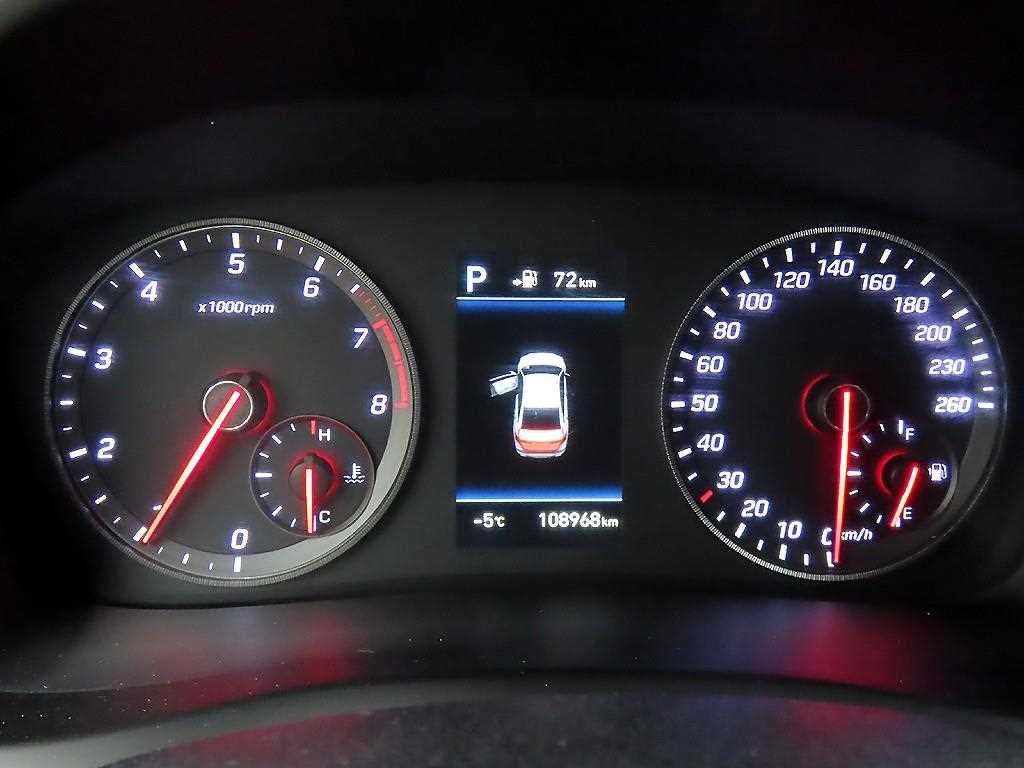 HYUNDAI Sonata - Vista 9