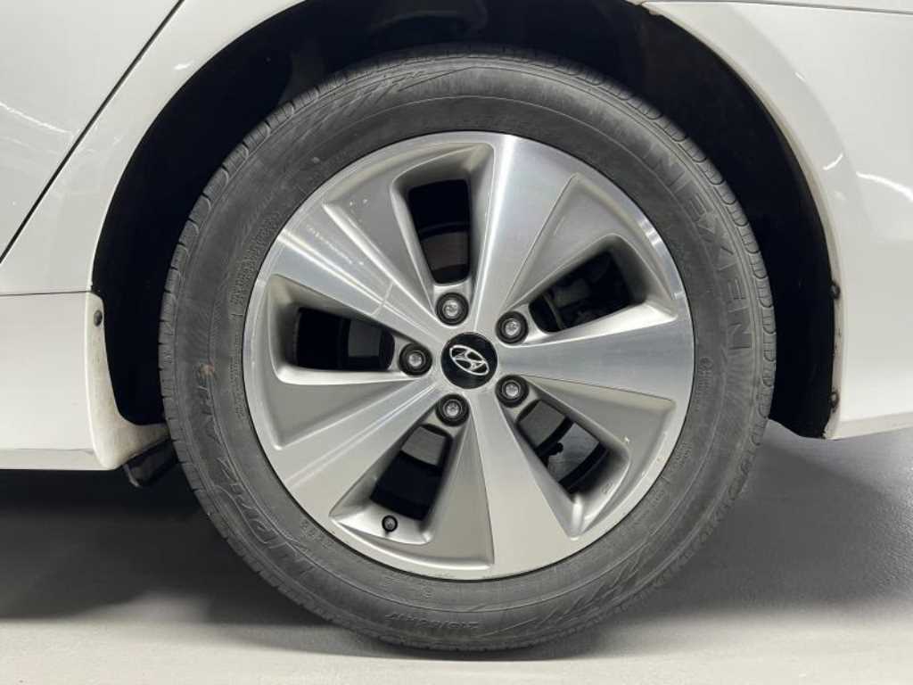 HYUNDAI Sonata - Vista 7