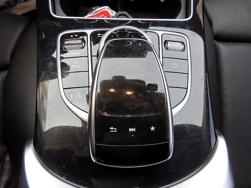 Mercedes Benz C Class - Vista 12