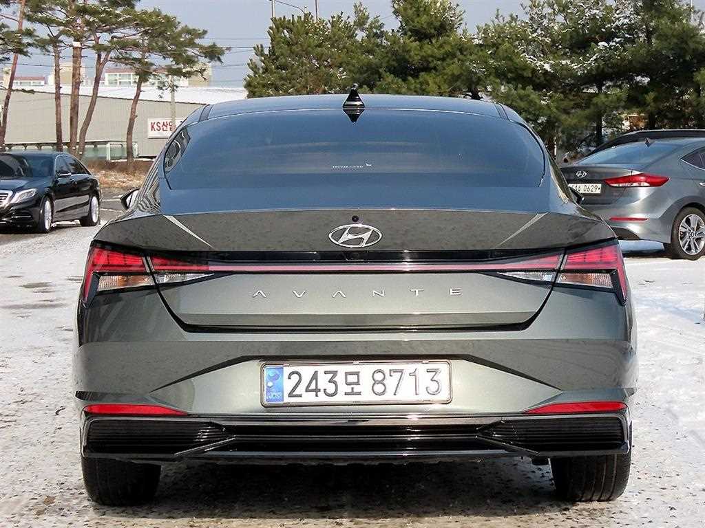 HYUNDAI Avante - Vista 4