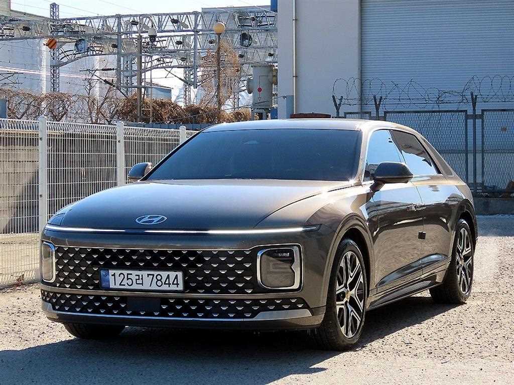 HYUNDAI Grandeur - Vista 2