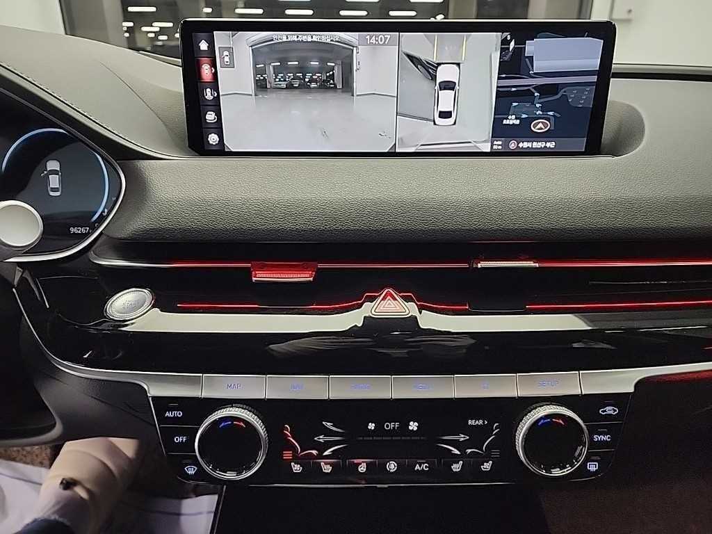 Genesis G80 - Vista 10