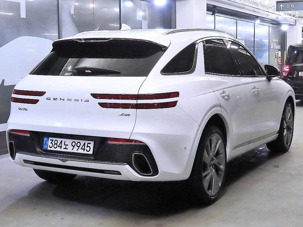 Genesis GV70 - Vista 4