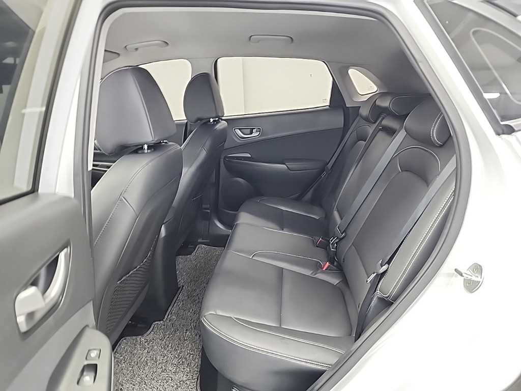 HYUNDAI Kona - Vista 12