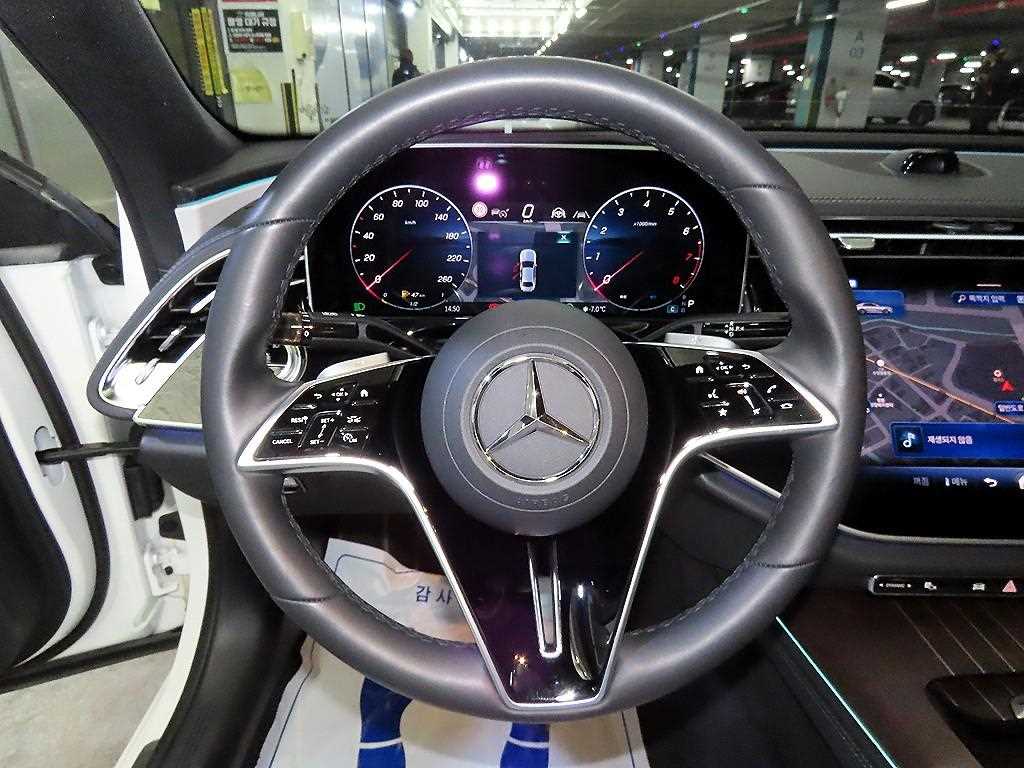 Mercedes Benz E class - Vista 9