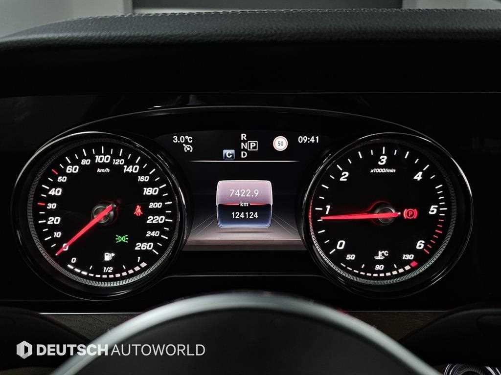 Mercedes Benz E class - Vista 8