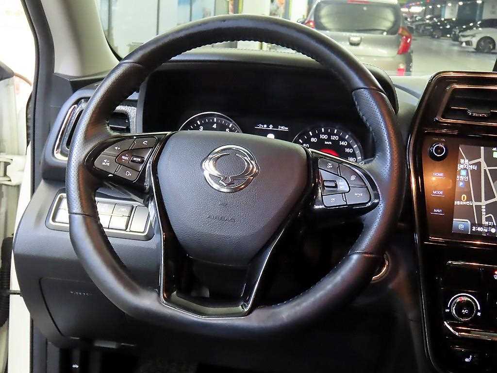 Ssangyong Tivoli - Vista 8
