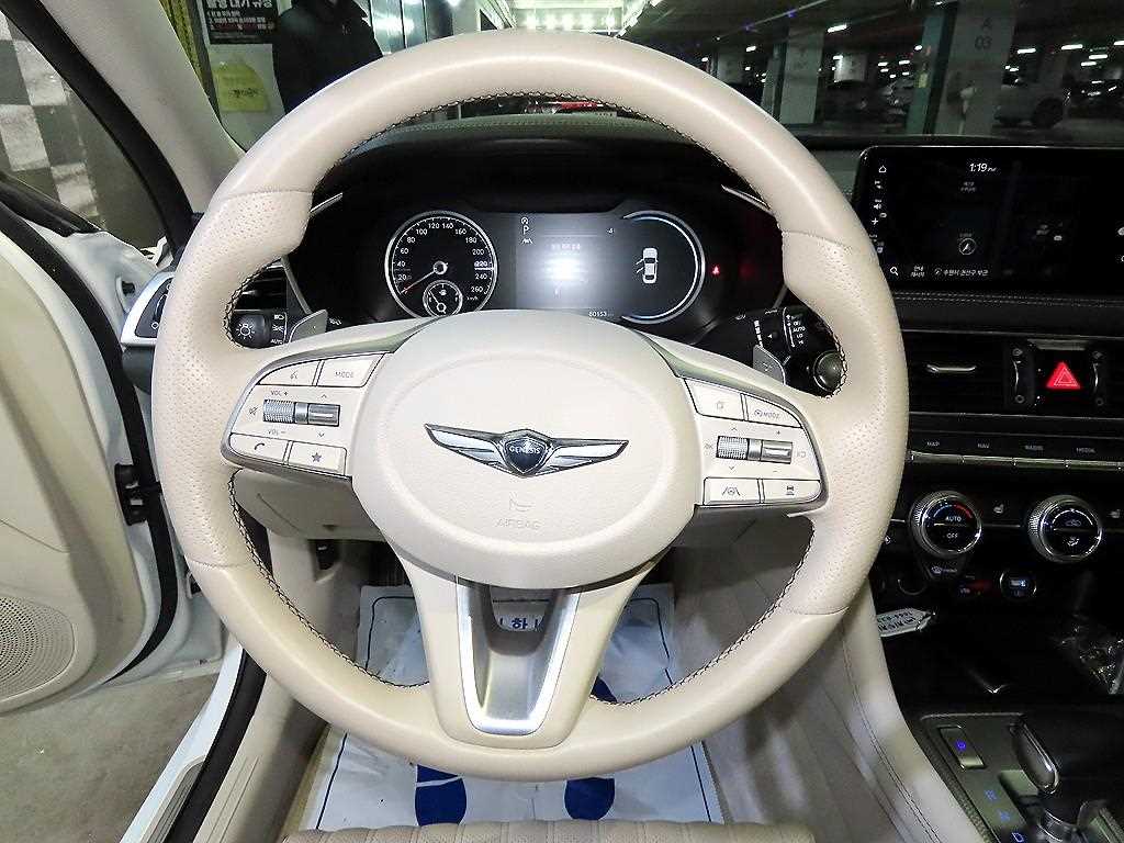 Genesis G70 - Vista 8