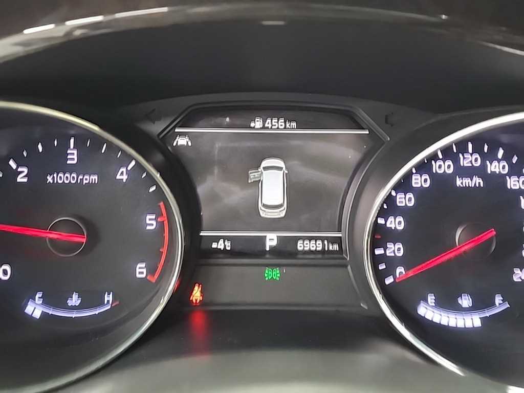 KIA Carnival - Vista 6