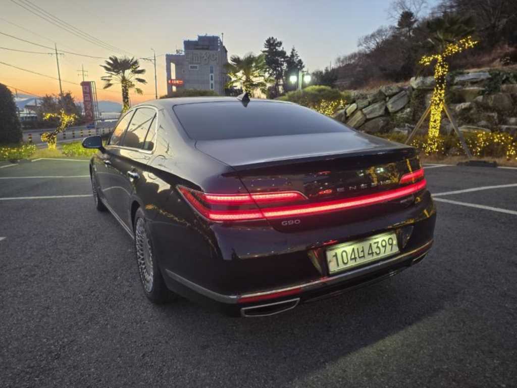 Genesis G90 - Vista 4