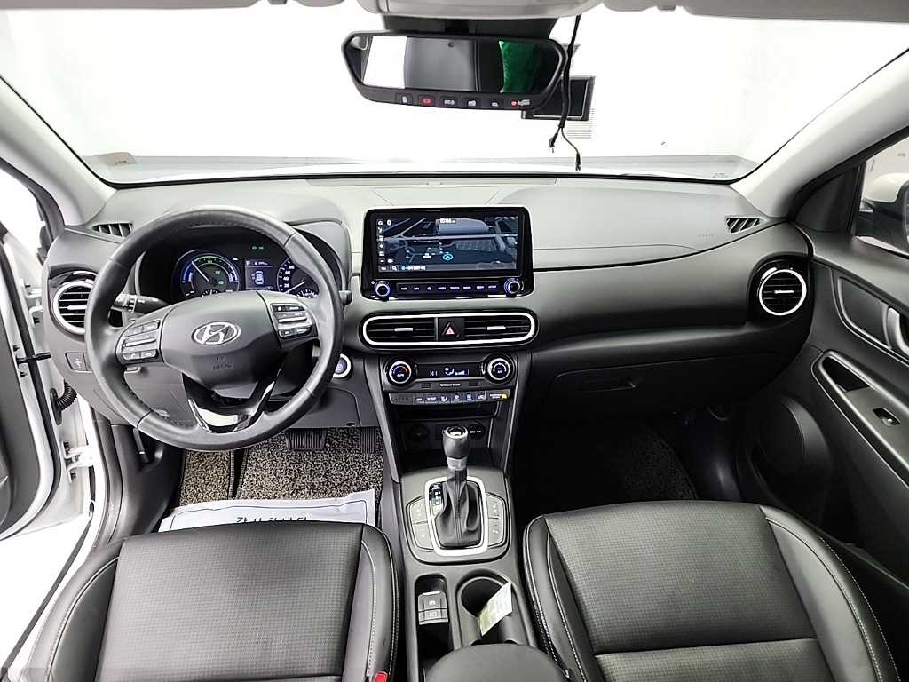 HYUNDAI Kona - Vista 7