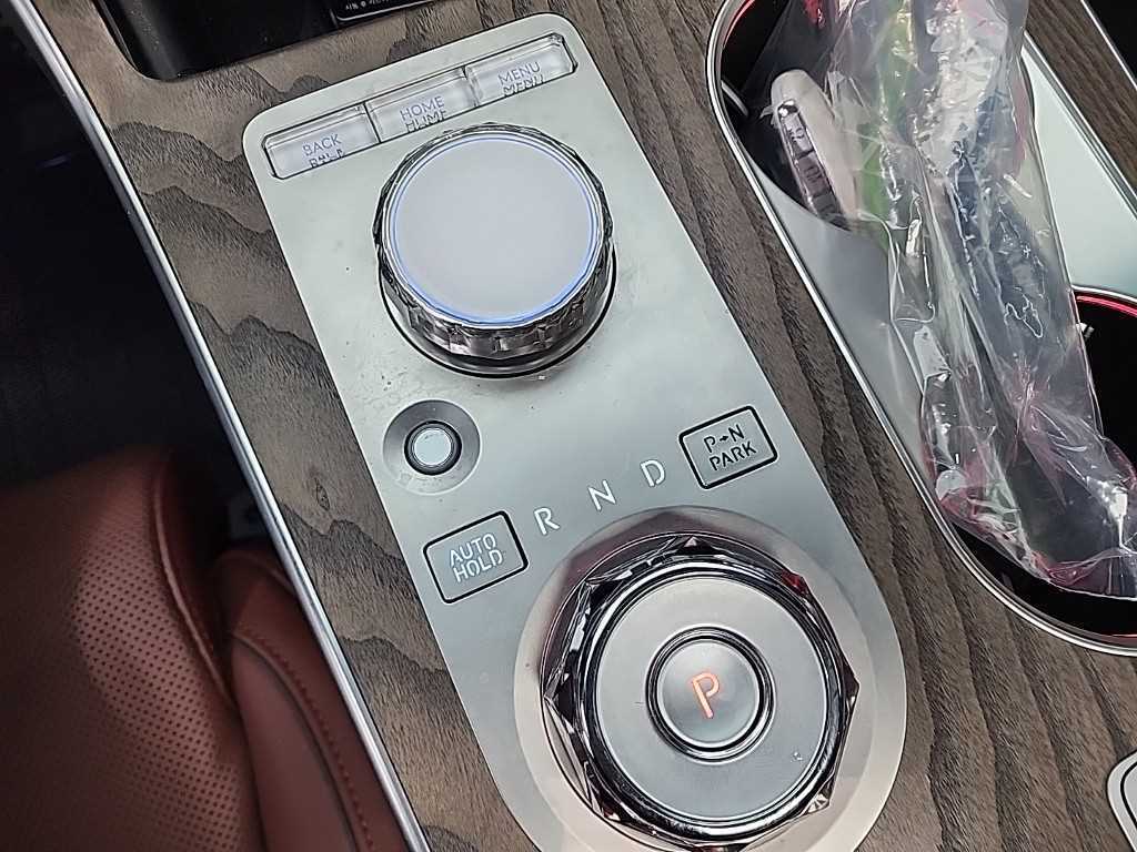 Genesis GV80 - Vista 8