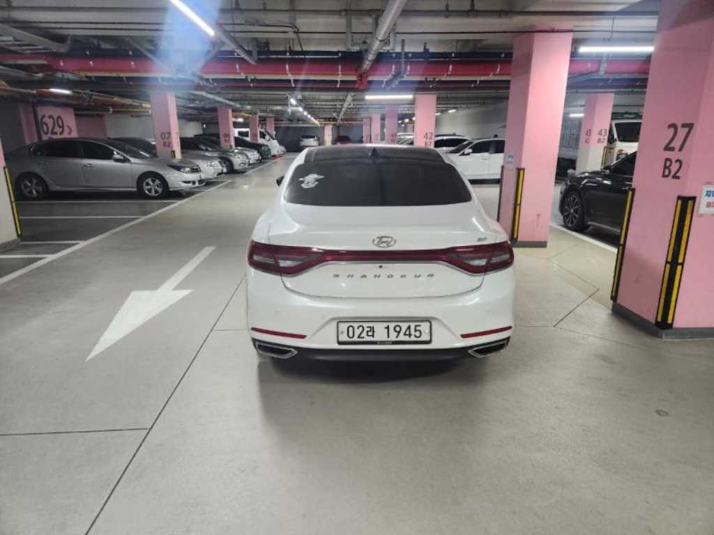 HYUNDAI Grandeur - Vista 3