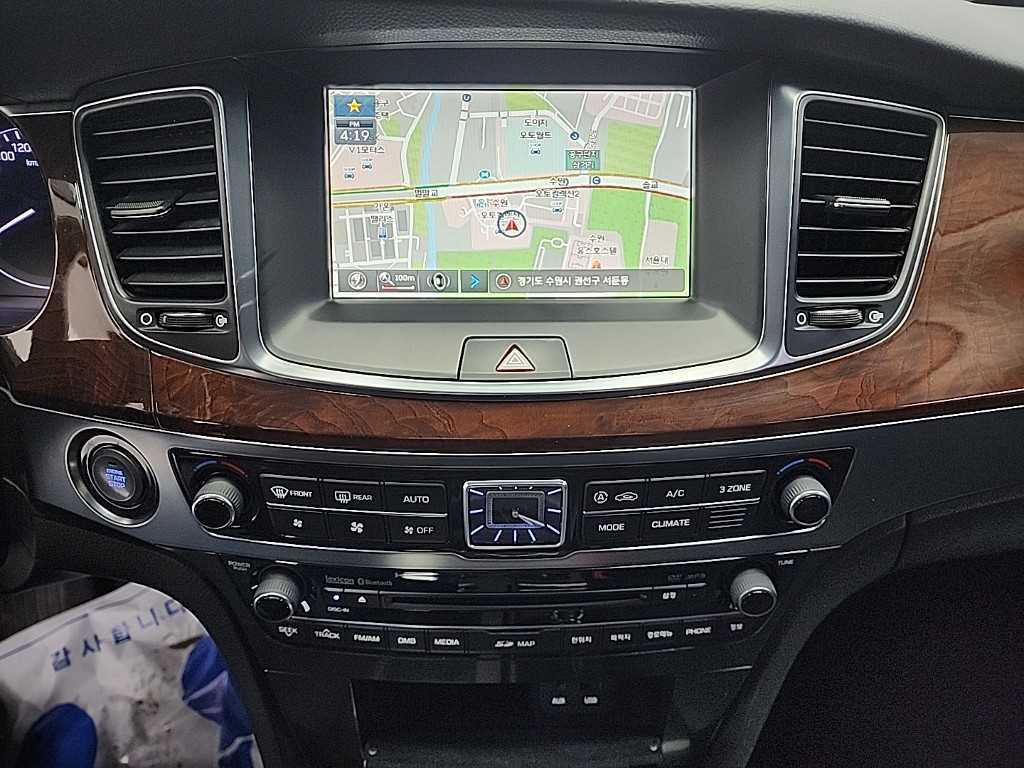 HYUNDAI Equus - Vista 10