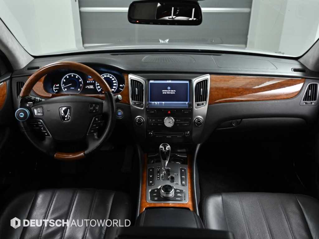 HYUNDAI Equus - Vista 7