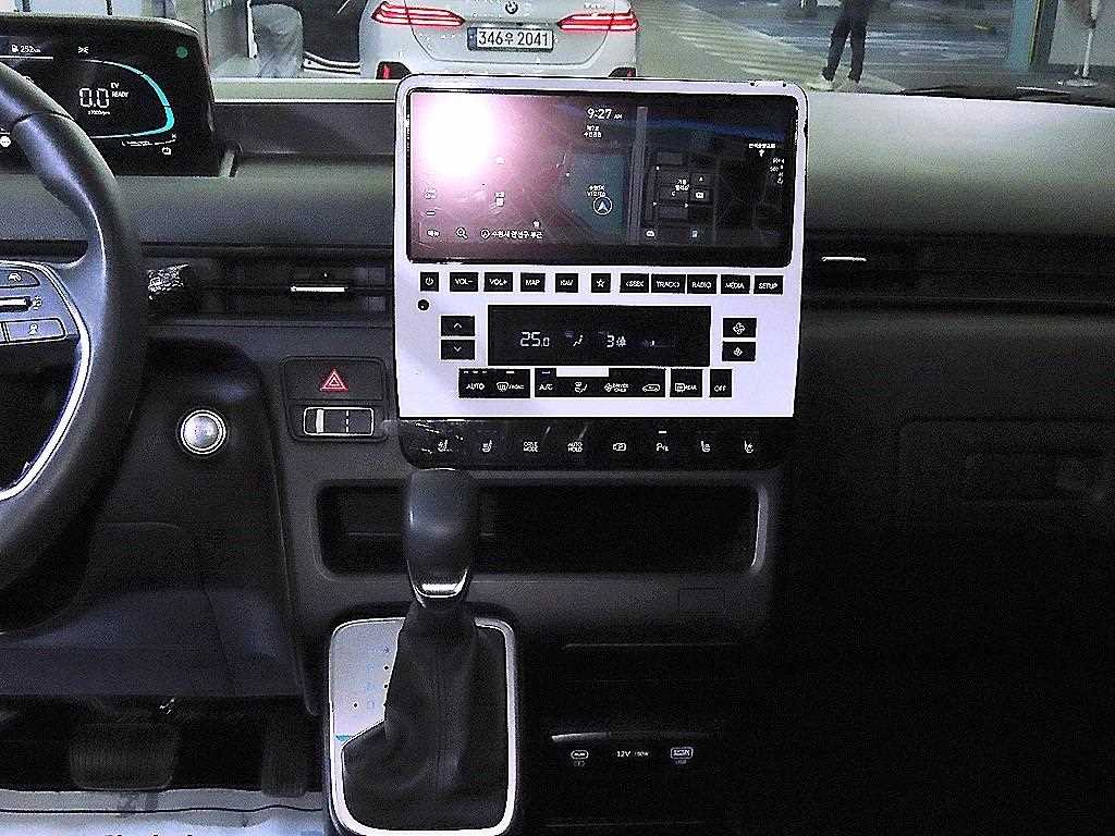 HYUNDAI Staria - Vista 11