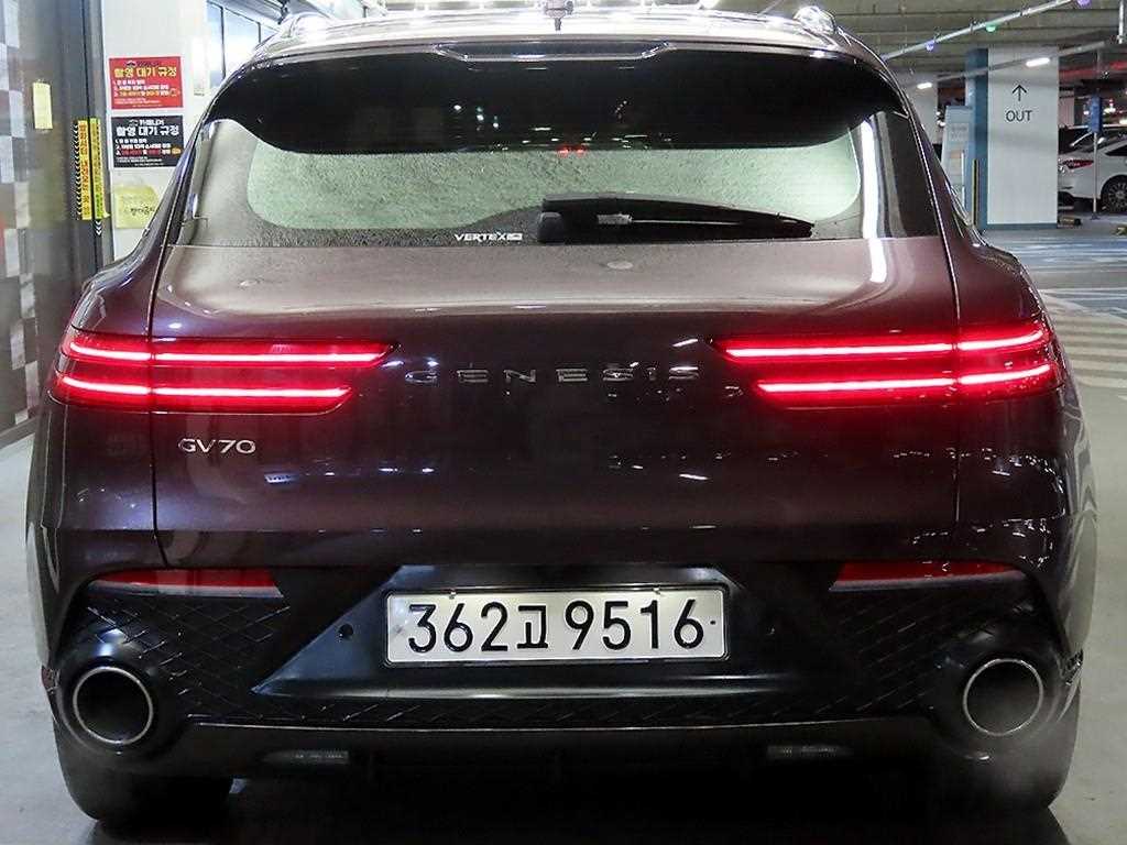 Genesis GV70 - Vista 5