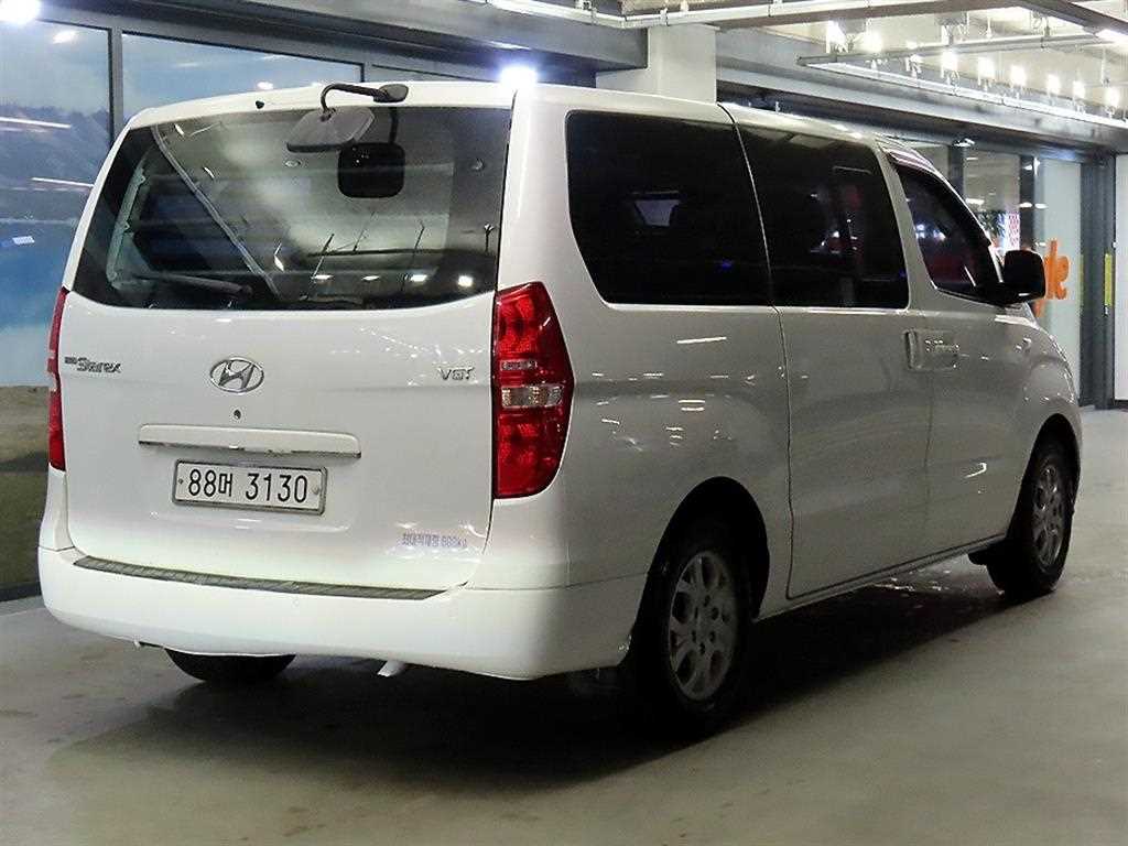 HYUNDAI Starex - Vista 4