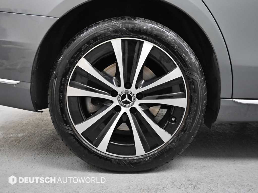 Mercedes Benz E class - Vista 5