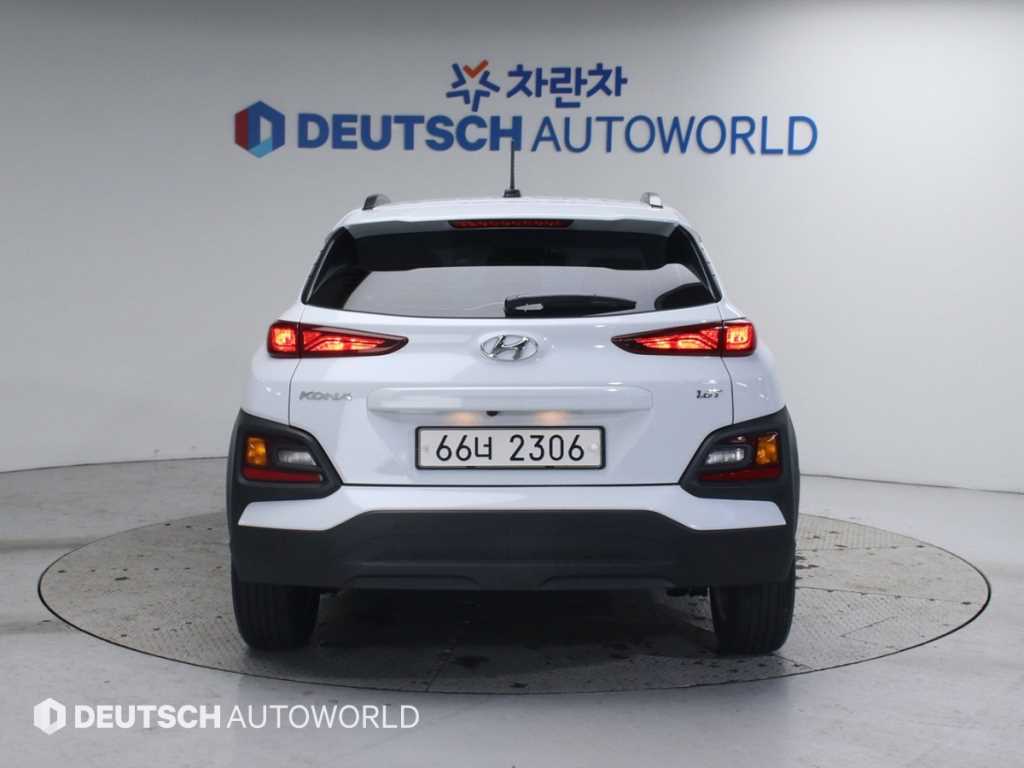 HYUNDAI Kona - Vista 4