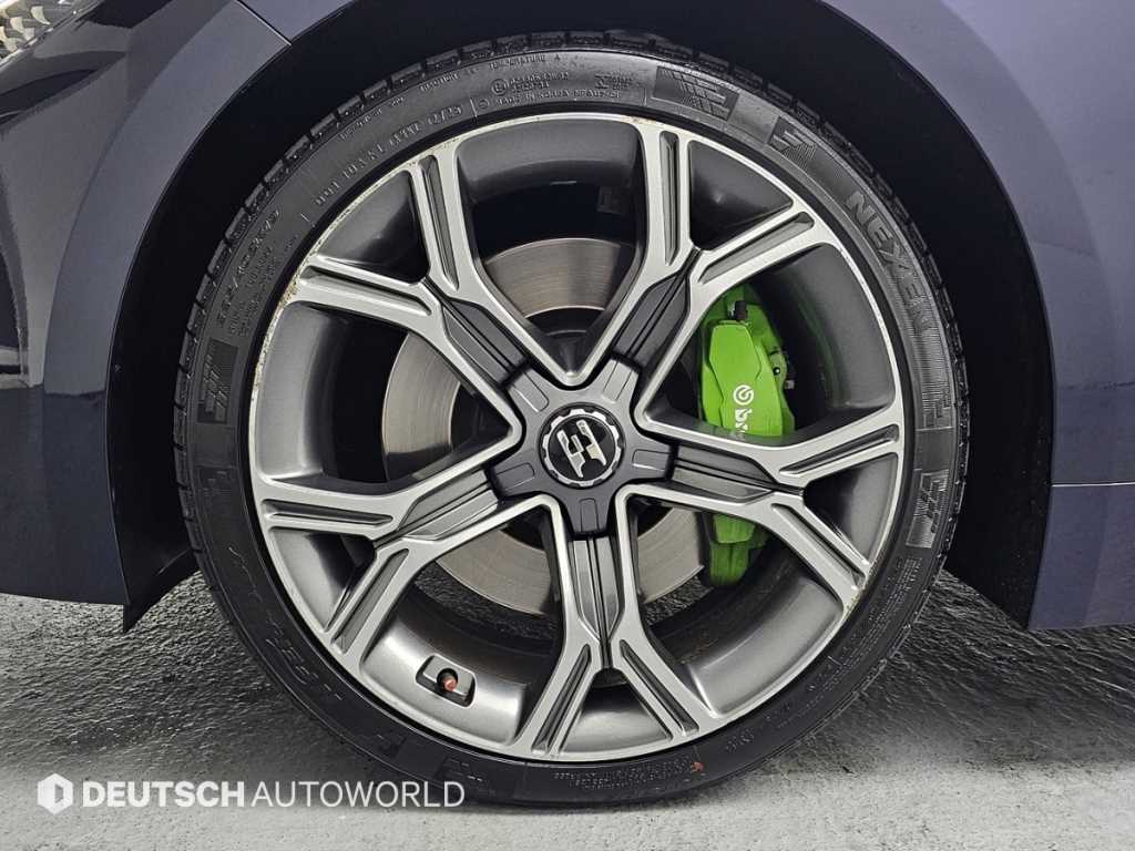 KIA Stinger - Vista 5