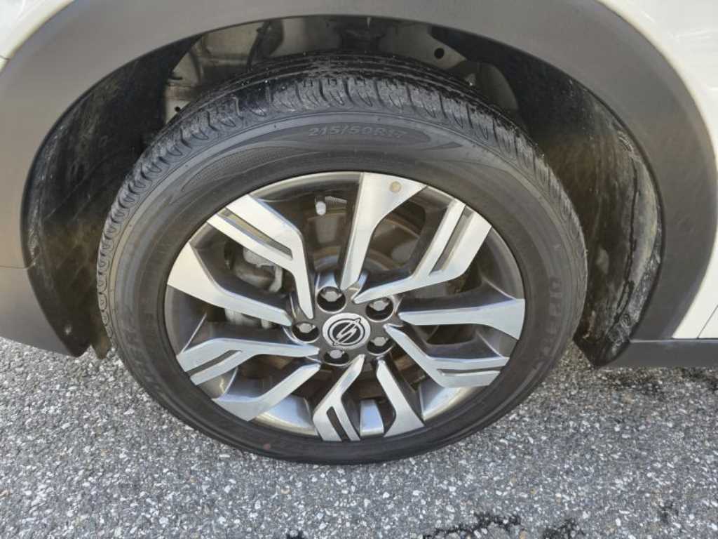 Ssangyong Tivoli - Vista 8