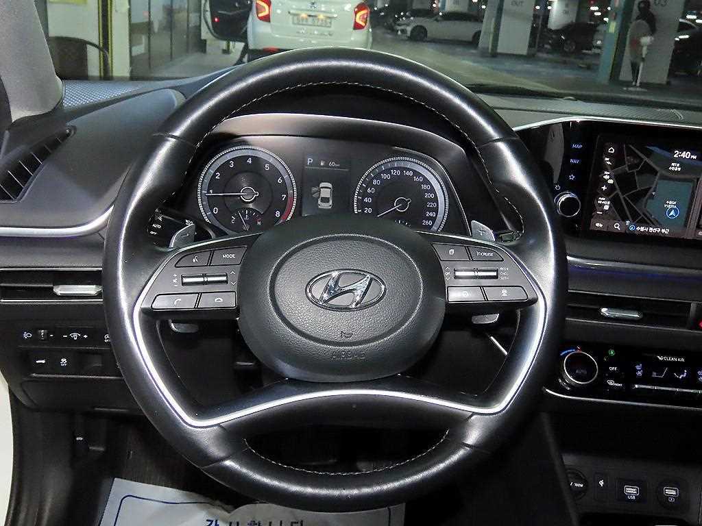 HYUNDAI Sonata - Vista 8